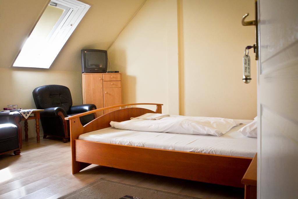Szekely Fogado Bed and Breakfast Tunyogmatolcs Kamer foto